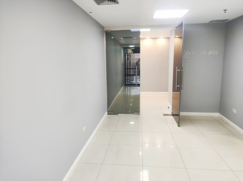 Alquilo Oficina Corporativa. 398 M2 En Planta Completa. Av. Venezuela. El Rosal. E. Waldemar