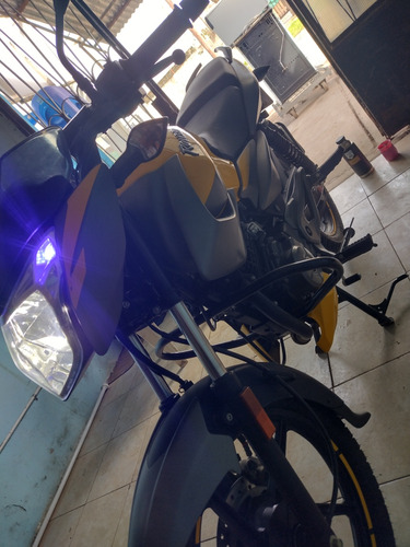 Bajaj  Rouser 125ns