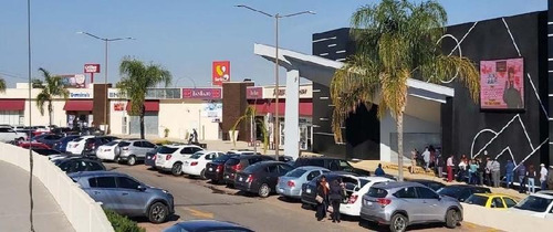 Imagen 4 de 6 de Local Comercial En Renta En Plaza Comercial Muy Bien Ubicada, Colinas Del Cimatario, Centro Sur, Qro