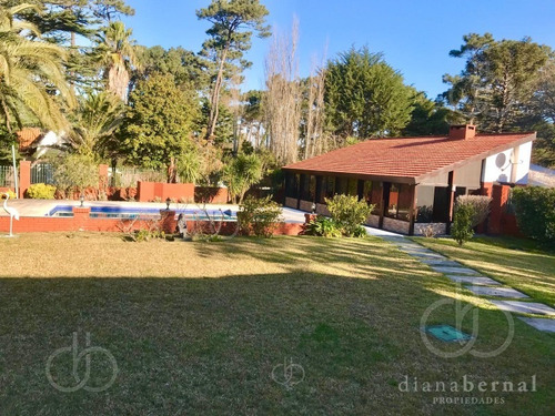 Imagen 3 de 15 de San Rafael Chalet De 4 Dormitorios Y Piscina Climatizada.- Ref: 54205