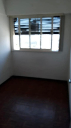 Imagen 7 de 12 de Departamento Venta Flores 3 Ambientes