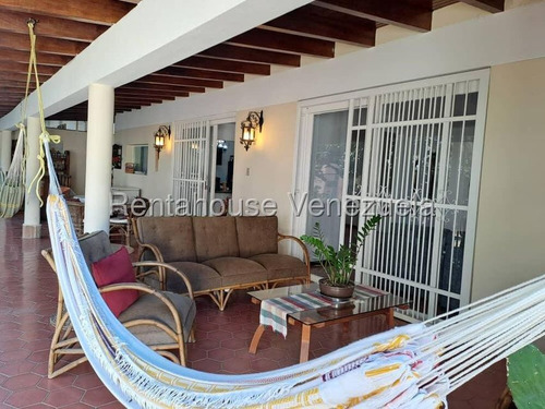Casa En Venta En Santa Paula Caracas Calle Cerrada Pozo Agua
