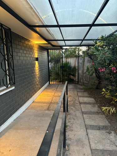 Excelente Casa Comercial Con Local, Oficina, Bodega, Estacio