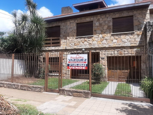 Imagen 1 de 14 de Chalet Céntrico En Monte Grande