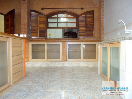 Sobrado Com 05 Dormitorios, 04 Vagas De Garagens, 240 M² Por R$ 400.000, Embu Das Artes/sp, Aceita Permuta Por Apartamento No Litoral De S/p - So0074
