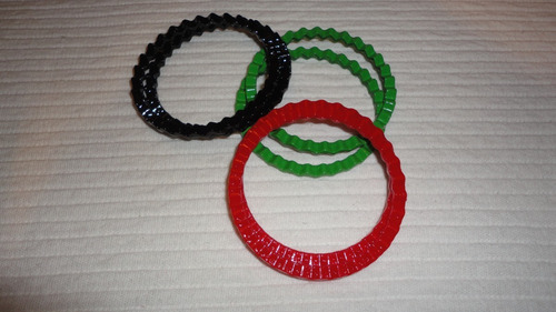 Pulseras Redondas Irregulares Rojo, Verde Y Negro. 