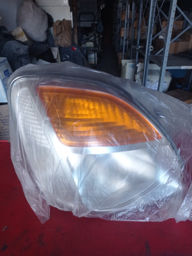 Faro Hyundai H1 06-08 Del.derecho