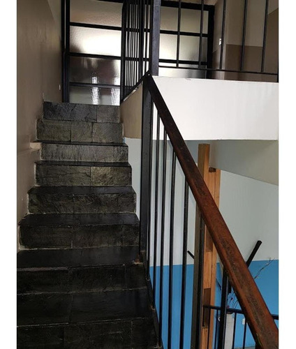 Imagen 14 de 23 de Importante Casa En Venta En Paso Del Rey, Calle Claudio Marí