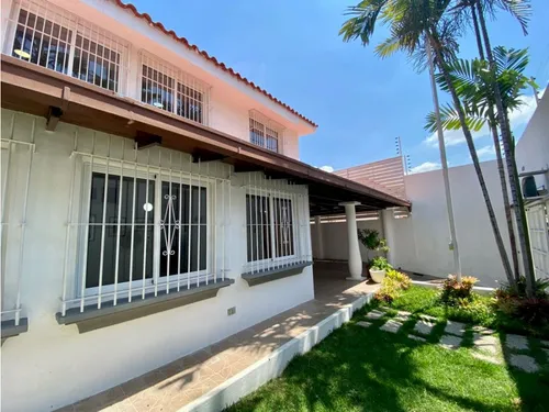 Casa En Venta Con Planta Eléctrica Macaracuay