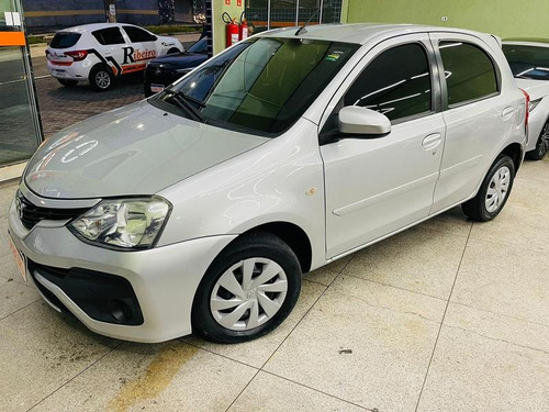 Toyota Etios Hb Xs 15 Mt