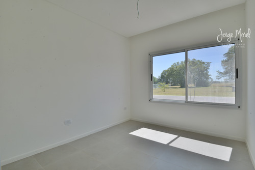 Casa Interno #100-200 - San Sebastian - Area 2 - 875m2 #id 661