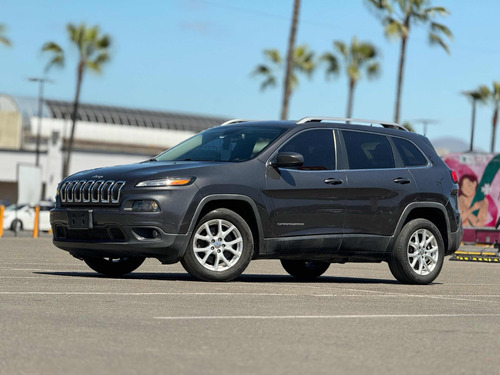 Jeep Cherokee 2.4 Latitude Mt