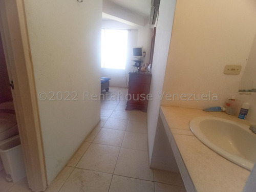 Imagen 11 de 15 de Apto. En Venta Playa Grande #23-10175 Johana Blan 04123368346