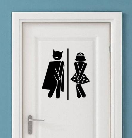 Adesivo Porta Banheiro Batman E Mulher Maravilha T5 70cm