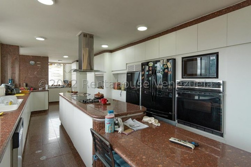 Imagen 10 de 25 de Mls #23-213 Único, Exclusivo E Inigualable Penthouse De Dos Niveles En La Mejor Ubicación De Los Chorros, Son Aproximadamente 1000 Mt 2 Con Excelente Distribución, Y De Un Gusto Impecable. Afm