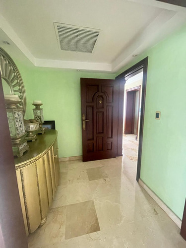 Foxpiantini.com - Za140 | Venta De Residencia En Piantini Y Serralles | Exclusividad Y Estilo Contemporáneo