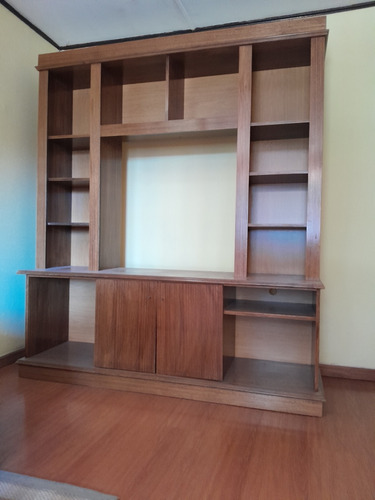 Vendo Amplia  Biblioteca, Como Nueva, Para Tv, Equipo Y Otro