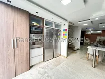 Comprar Daniela Linarez Alquila Casas En Excelente Ubicacion Al Este De Barquisimeto Completamente Amoblada Y Remodelada Con Tanque Subterraneo Vigilancia Las 24 Horas Y Bellisimas Areas Comunes              