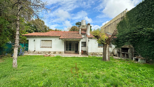 Casa En Alquiler En Inmejorable Zona De Adrogué
