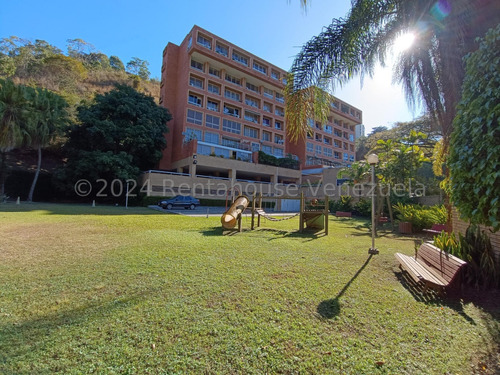 Apartamento Tipo Penthouse De 220 M2 En Venta En La Urb. La Tahona