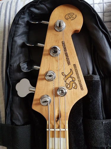 Baixo Sx Vintage Series Com Captação Fender Jazz Bass 70'