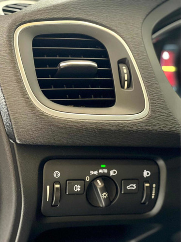 Imagem 6 de 13 de Volvo V40 2.0 T4 Turbo 2013 Automatico Todo Revisado Novo