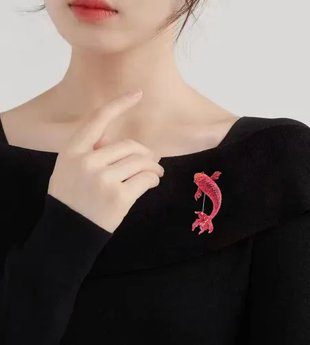 Broche De Carpa De Pez Koi Rojo Con Diamantes De Imitación,