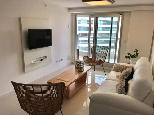 Muy Buen Apartamento En Zona Brava Parada 10 Con Amenities