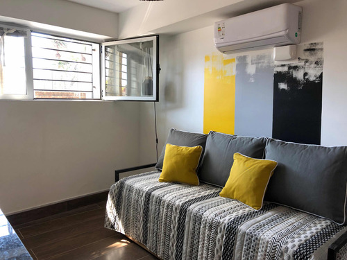 Apto . 1 Dormitorio Amueblado , Zona Montevideo Shopping .