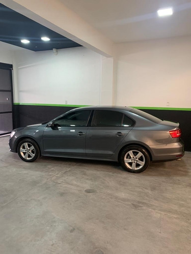 Imagen 2 de 17 de Volkswagen Vento Advance Plus Tiptronic