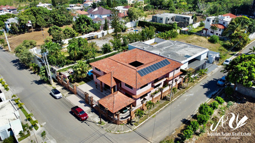 Casa En La Urbanización Thomen