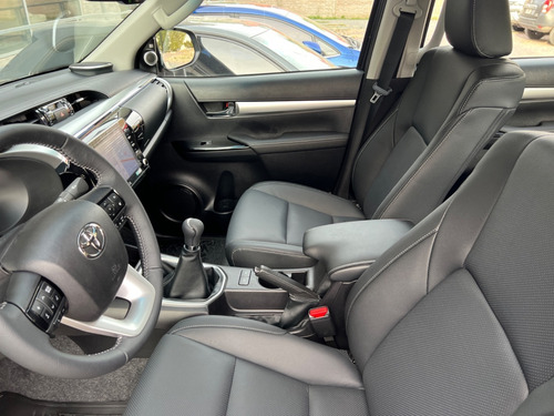 Imagen 10 de 15 de Toyota Hilux L/20 2.8 Dc 4x4 Tdi Srx 2022