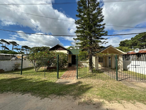 Hermosa Casa En Venta En La Paloma , Excelente Lugar!!