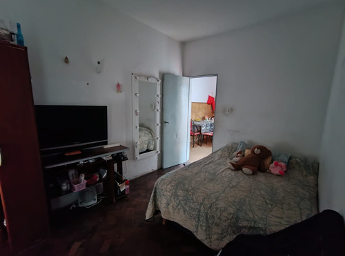 Casa De 3 Ambientes + Local Alberdi