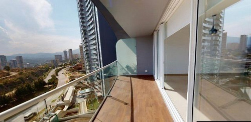 Exclusivo Departamento Con Amplios Espacios Y Amenidades De Primera