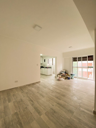 Imagen 1 de 8 de Departamento En Venta En Lanus Oeste