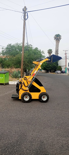 Minicargador Marca Furd Modelo Dt-380 Año 2024 En Querétaro.