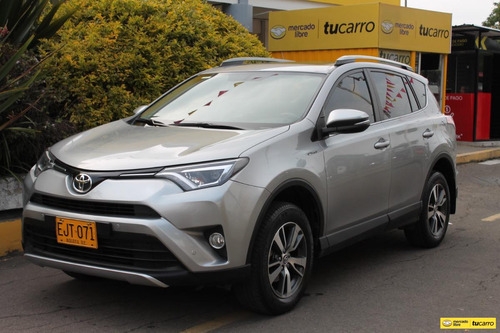 Toyota RAV4 2.0 Street