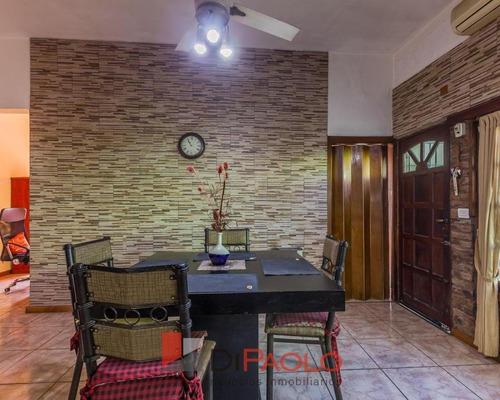 Venta · Casa En Villa Bosch · Cochera · pileta
