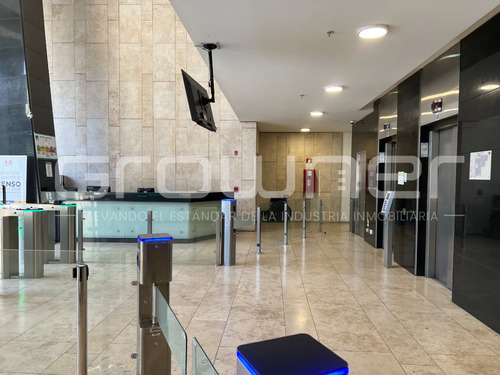 Oficina Con Climatización Y Ventanas Termopanel En Santiago