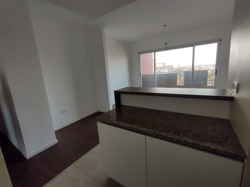 Imagen 3 de 13 de Departamento En Venta, Moreno 754 (5°a), Belén De Escobar