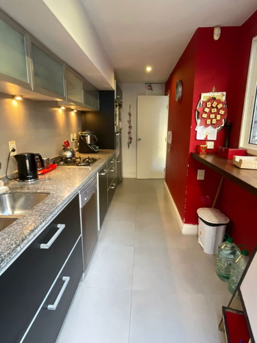 Casa Prox. Soca Y Rivera. Patio Con Parrillero. 2 Garajes. Calle Tranquila