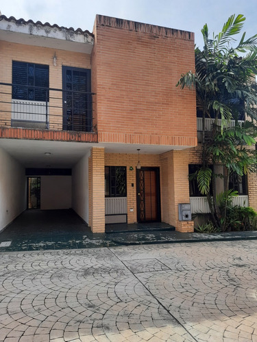 Townhouse En Conjunto Res. Monte Libano, Piedra Pintada    Lemth-217