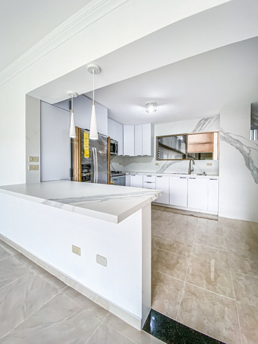 Sky Group Elite Alquila Apartamento Completamente Remodelado En Residencias Isla Dorada Urbanizacion La Viña Valencia