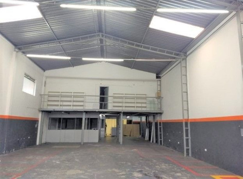Imagem 2 de 17 de Galpão Na Água Rasa Com 300m², 3 Vagas - Ga0012