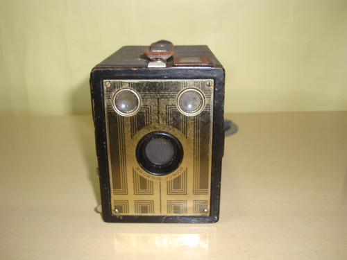 Câmera Antiga Kodak  Six-20 Brownie Junior
