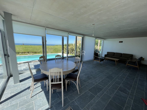 Imagen 8 de 18 de Alquiler De Temporada Y Alquiler De Apartamento 2 Dormitorios A Estrenar Duplex Con Piscina Propia Y Primera Linea Al Mar En Punta Ballena