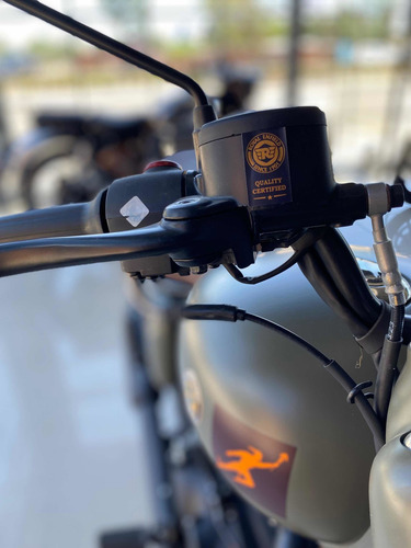 Imagen 13 de 15 de Royal Enfield Classic 350 Signals Desert Sand
