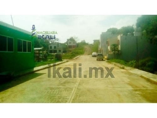 Imagen 3 de 12 de Terrenos En Venta Col Ampliacion 20 De Noviembre Poza Rica Veracruz, Ubicado En La Calle San Antonio De La Colonia Ampliación 20 De Noviembre Cuenta Con 204 M², Son 12 M De Frente Por 17 M De Fondo,