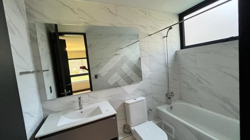 Departamento En Venta De 3 Dorm. En Vitacura